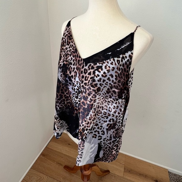 Bebe Woven Leopard Strap Back Tank Top - Picture 3 of 8
